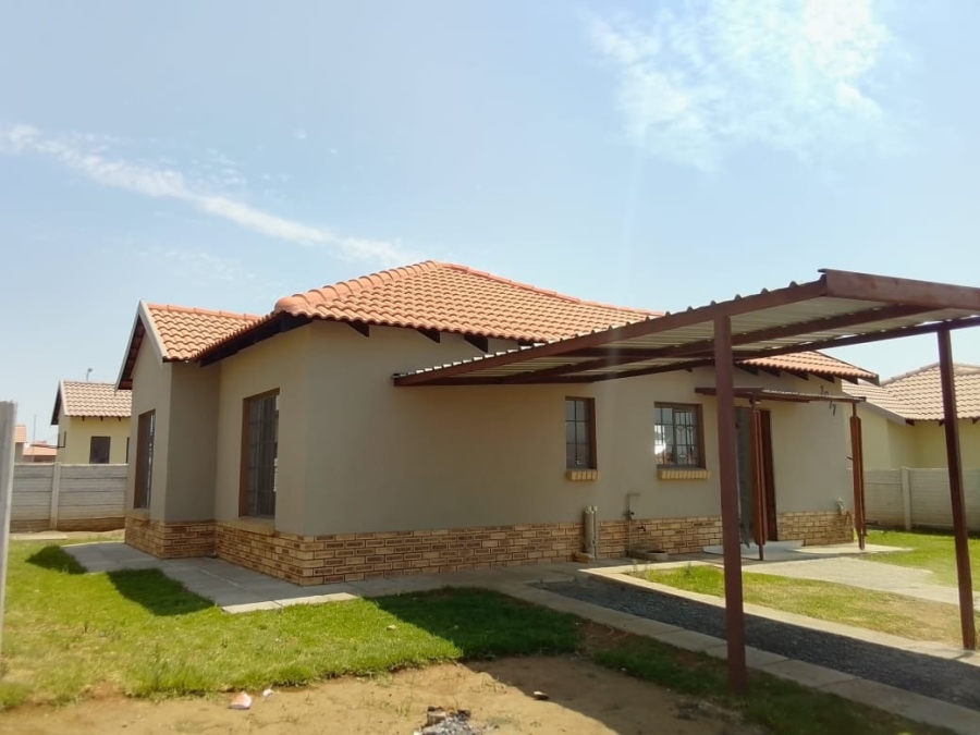To Let 3 Bedroom Property for Rent in Waterkloof East North West
